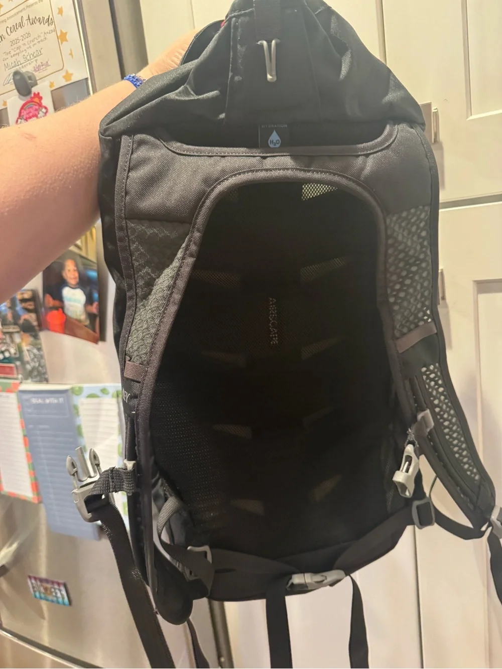 OSPREY Black Green Park Daylite Backpack with Red Accent